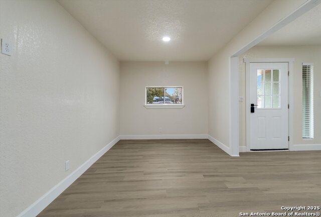 Image 5 of 25 For 130 Southcross Blvd E