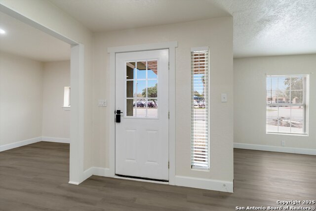 Image 6 of 25 For 130 Southcross Blvd E