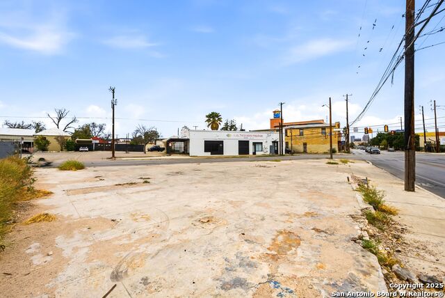 Image 18 of 18 For 1501 Flores St S