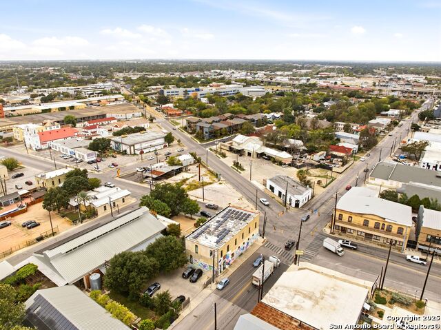 Image 6 of 18 For 1501 Flores St S