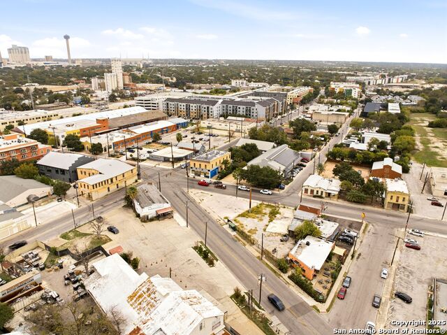 Image 9 of 18 For 1501 Flores St S