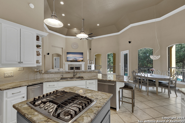 Image 16 of 50 For 9752 Trophy Oaks