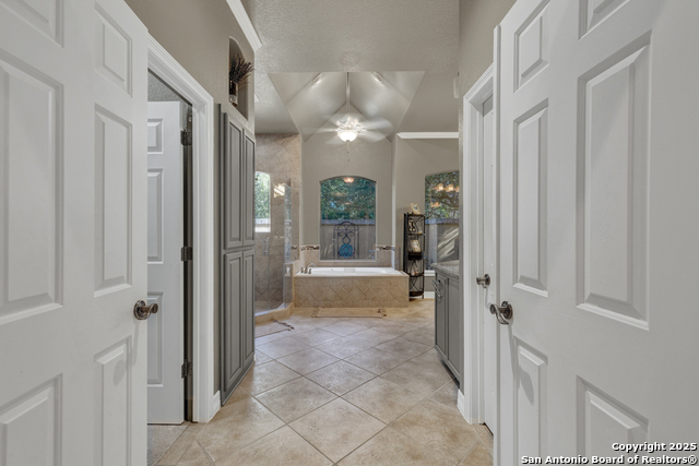 Image 26 of 50 For 9752 Trophy Oaks