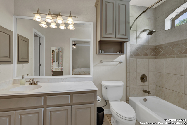 Image 32 of 50 For 9752 Trophy Oaks