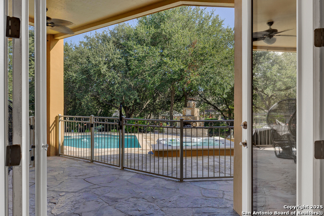 Image 40 of 50 For 9752 Trophy Oaks