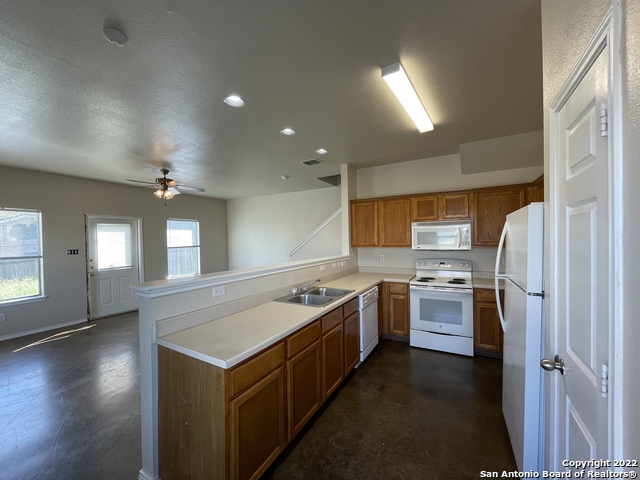 Image 5 of 15 For 5730 Golf Heights 2