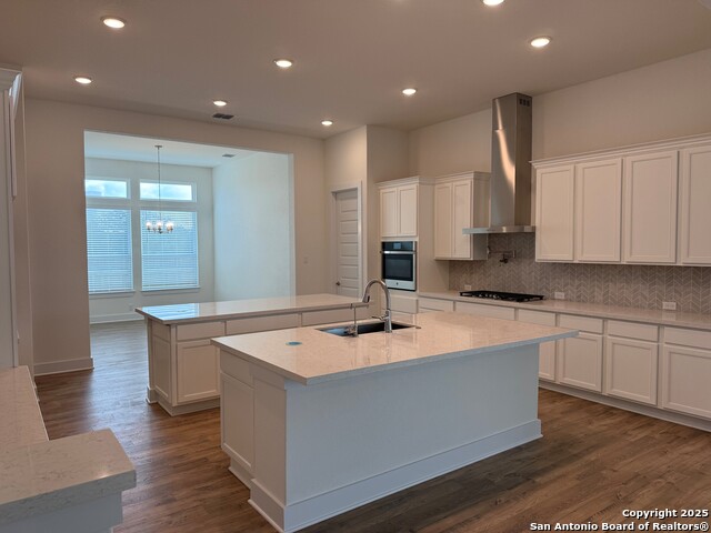 Listing photo id 11 for 542 Caliban  