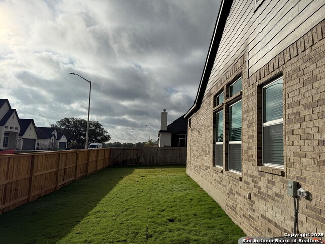 Listing photo id 19 for 542 Caliban  