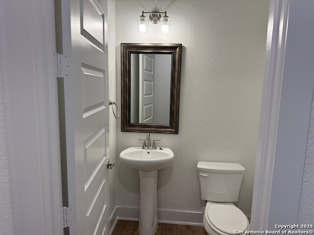 Listing photo id 7 for 542 Caliban  