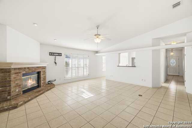 Listing photo id 8 for 129 Los Cedros Loop