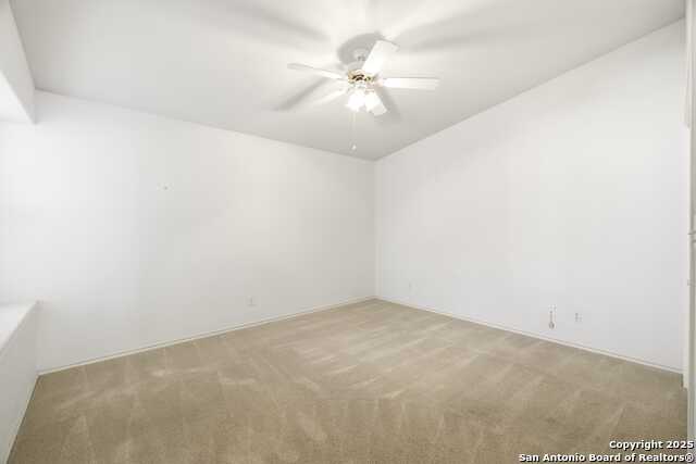 Listing photo id 13 for 129 Los Cedros Loop