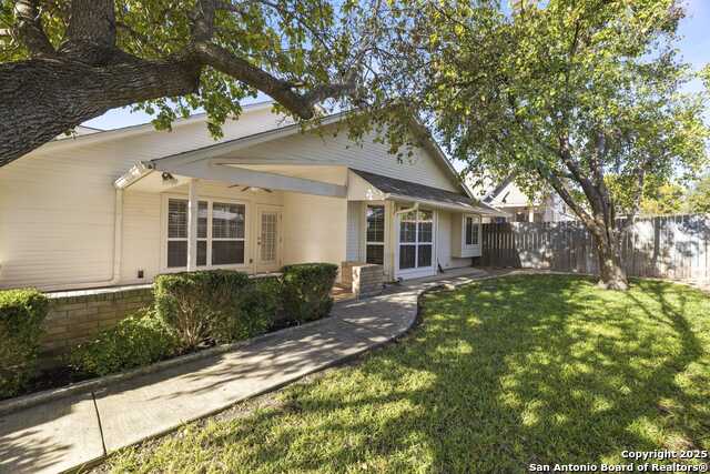 Listing photo id 17 for 129 Los Cedros Loop