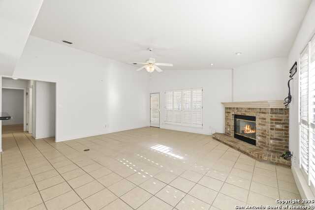 Listing photo id 7 for 129 Los Cedros Loop