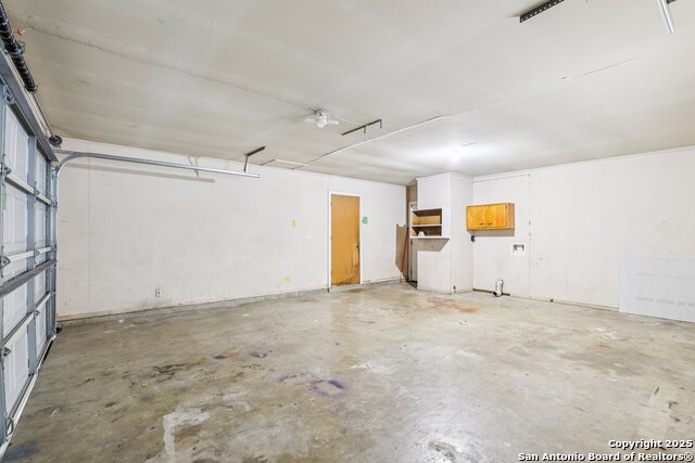 Image 28 of 29 For 5702 Gabor