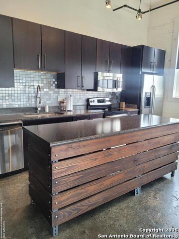 Image 12 of 19 For 831 Flores S 2402