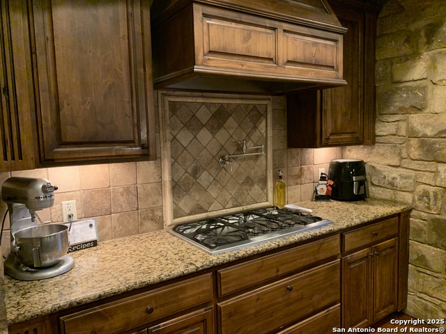 Image 12 of 47 For 42 Edgewater