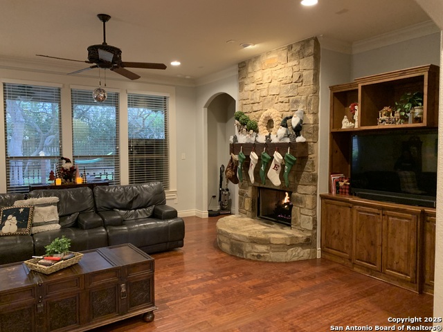 Image 15 of 47 For 42 Edgewater