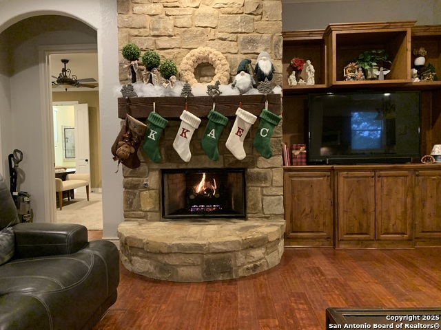 Image 18 of 47 For 42 Edgewater