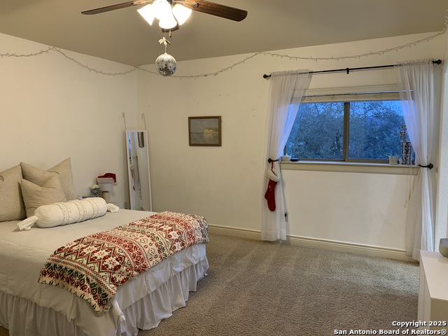 Image 32 of 47 For 42 Edgewater