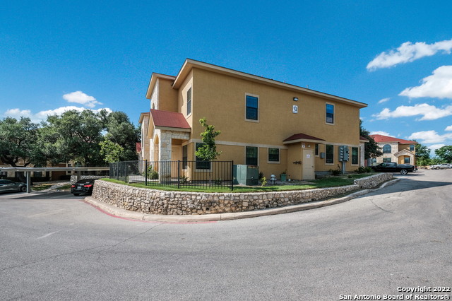 Image 2 of 20 For 6160 Eckhert Rd 1203