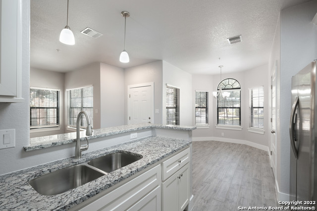 Image 7 of 20 For 6160 Eckhert Rd 1203