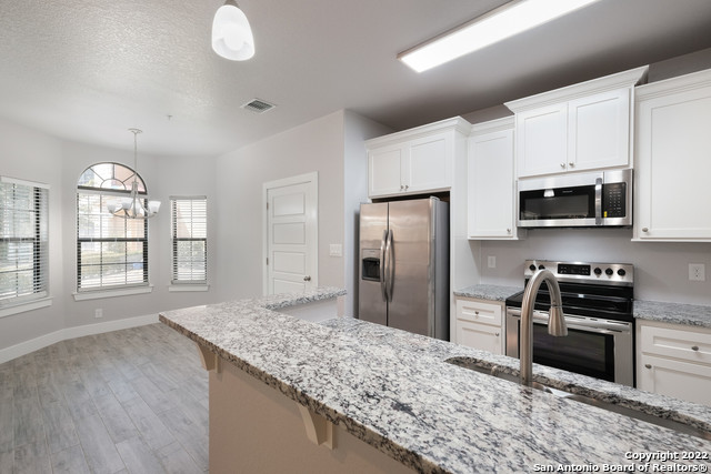 Image 8 of 20 For 6160 Eckhert Rd 1203