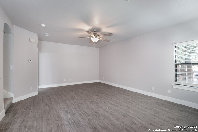 Image 9 of 20 For 6160 Eckhert Rd 1203