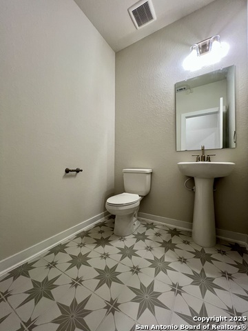 Image 18 of 105 For 14426 Daphne Bend