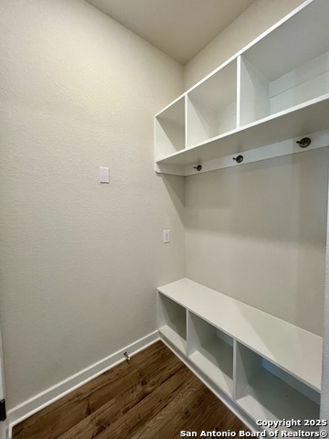 Image 23 of 105 For 14426 Daphne Bend