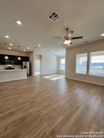 Image 25 of 105 For 14426 Daphne Bend