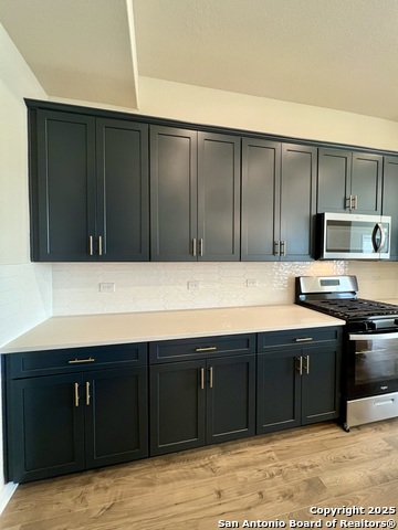 Image 33 of 105 For 14426 Daphne Bend