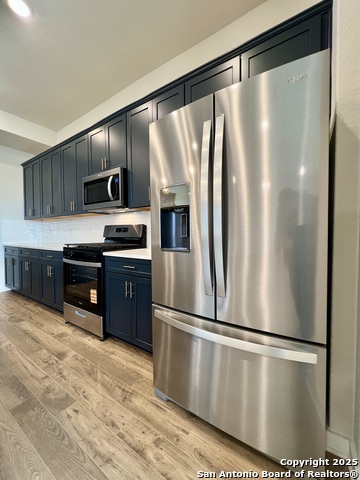 Image 37 of 105 For 14426 Daphne Bend