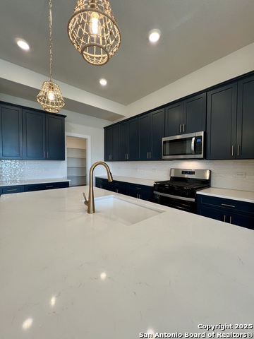 Image 41 of 105 For 14426 Daphne Bend