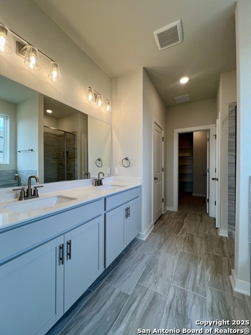 Image 48 of 105 For 14426 Daphne Bend