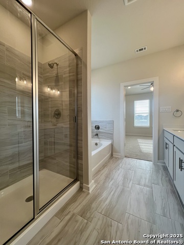 Image 51 of 105 For 14426 Daphne Bend