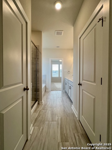 Image 57 of 105 For 14426 Daphne Bend