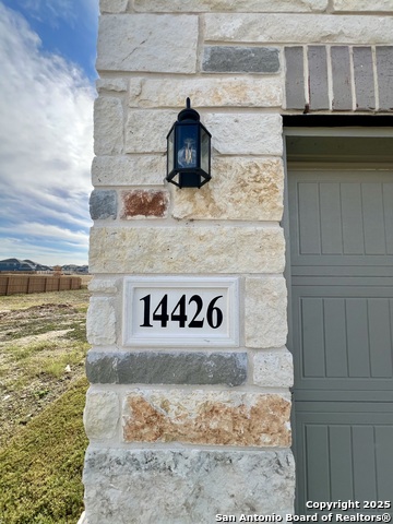 Image 8 of 105 For 14426 Daphne Bend