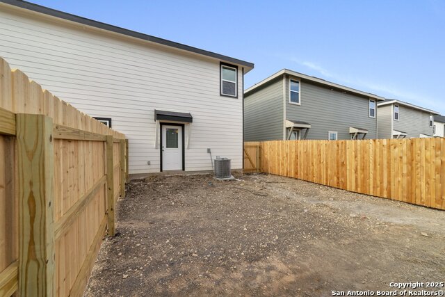 Image 21 of 22 For 7356 Misty Ridge Dr  11