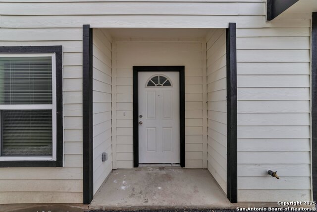 Image 4 of 22 For 7356 Misty Ridge Dr  11