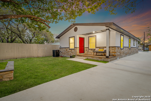 Image 38 of 40 For 1161 Fitch