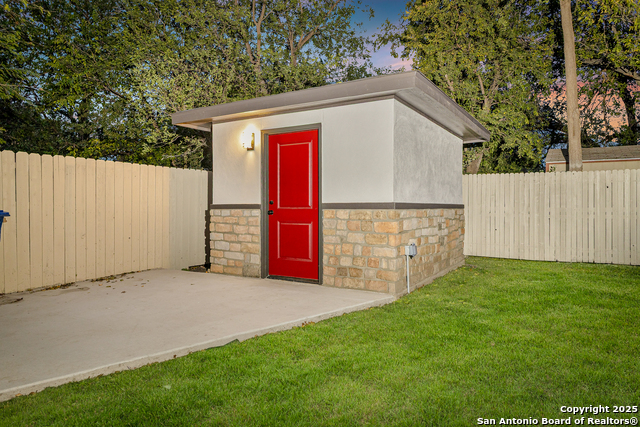 Image 40 of 40 For 1161 Fitch