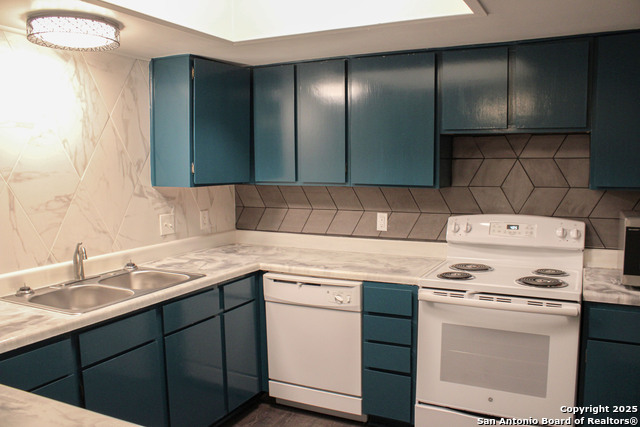 Image 8 of 26 For 8123 Scottshill