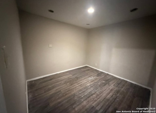 Image 8 of 14 For 422 Ellana Claire