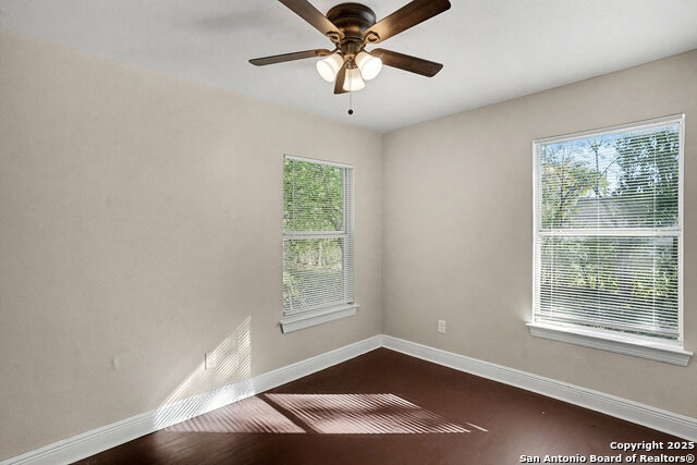 Image 19 of 27 For 446 Glendale Ave