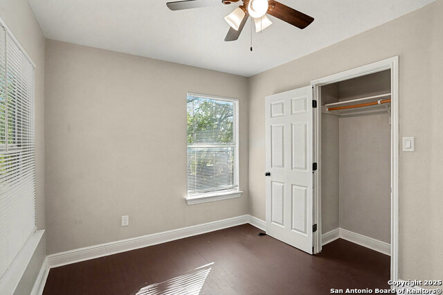 Image 20 of 27 For 446 Glendale Ave