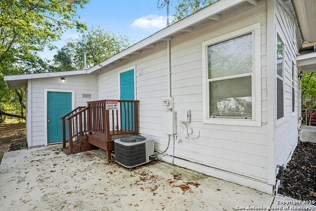 Image 24 of 27 For 446 Glendale Ave