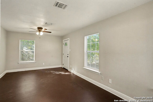 Image 7 of 27 For 446 Glendale Ave