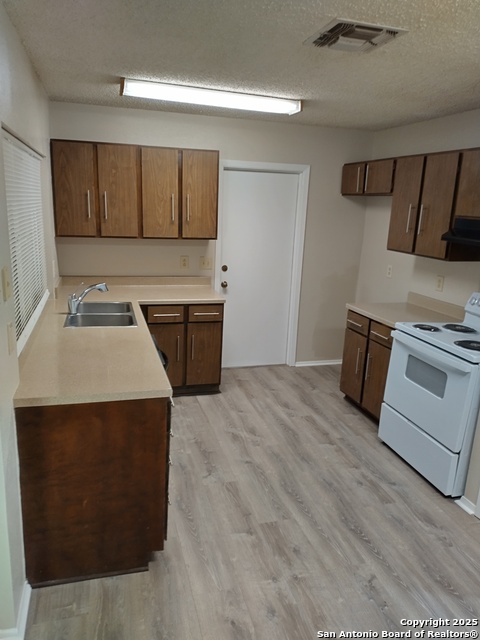 Image 13 of 25 For 10807 Green Brook