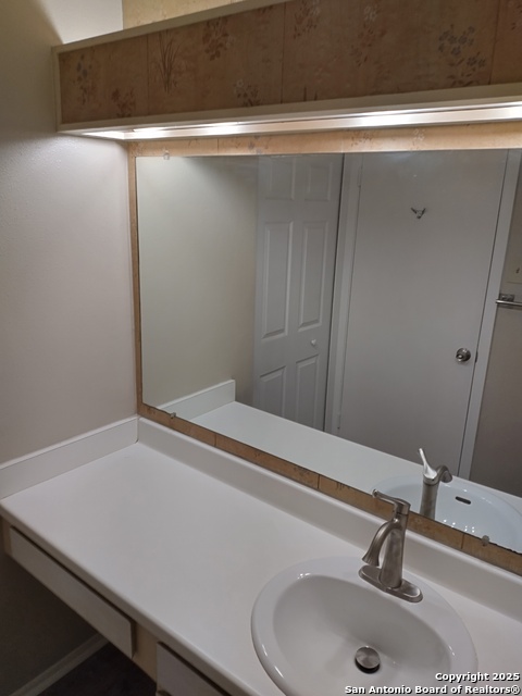 Image 15 of 25 For 10807 Green Brook