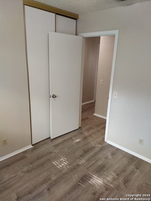 Image 17 of 25 For 10807 Green Brook